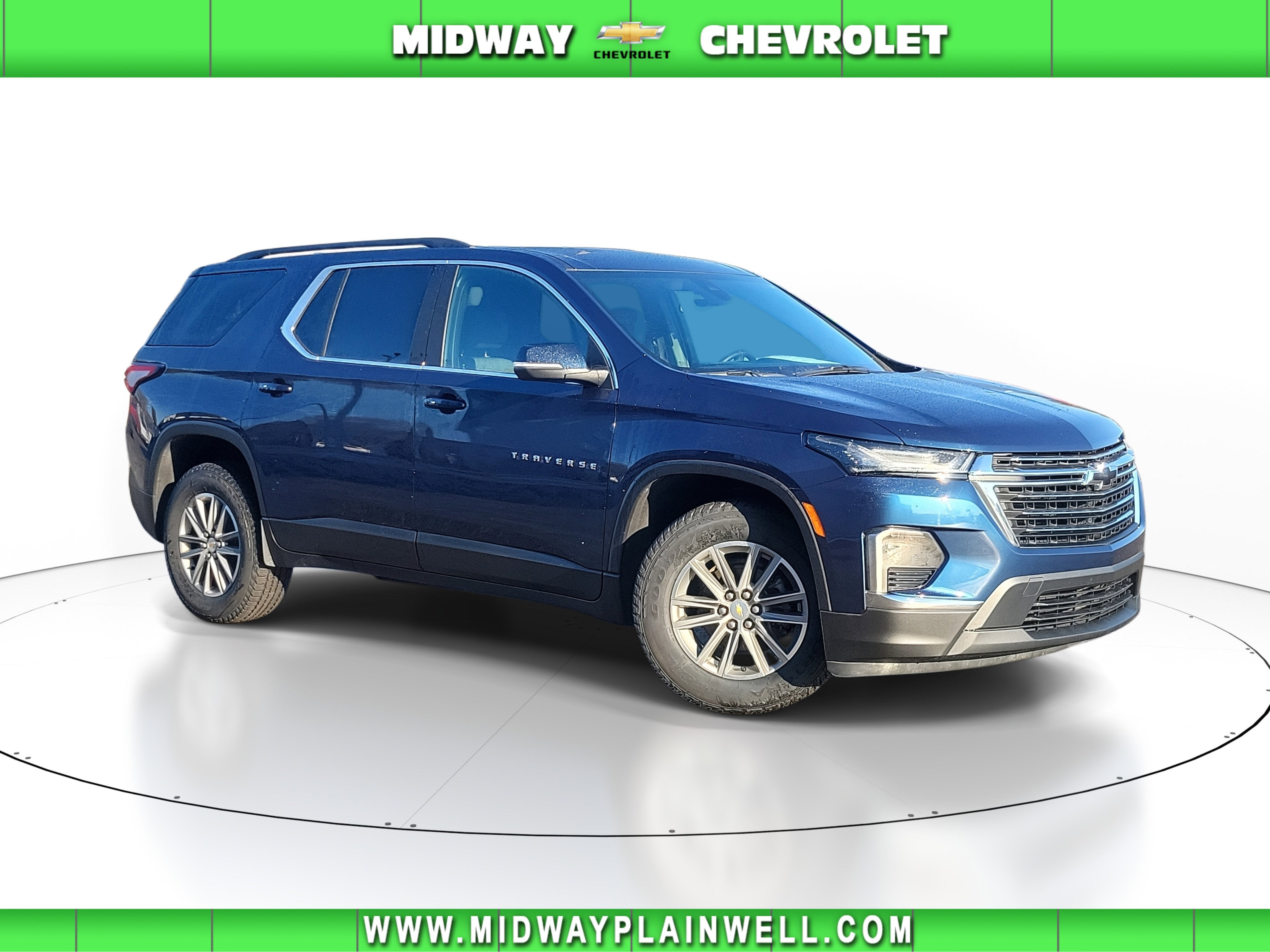 2023 Chevrolet Traverse LT Cloth in Northsky Blue Metallic — front three-quarter view